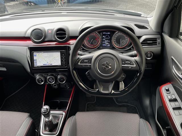 スイフトスポーツ ベースグレード　ワンオーナー　６ＭＴ　ＳＳＲ１７インチＡＷ　フジツボマフラー　ＧＲｅｄｄｙフロントスポイラー　ナビ　全方位カメラ　ＥＴＣ　スズキセーフティサポート　レーダークルーズ　ＰＣＳ　ＬＫＡ　ＢＳＭ（2枚目）