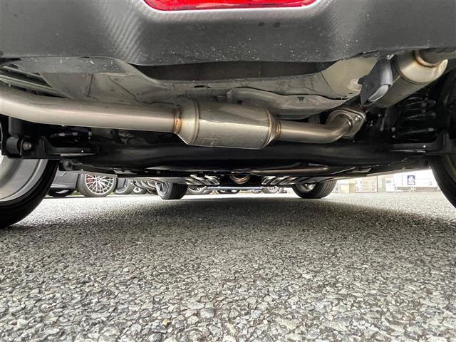 スイフトスポーツ ベースグレード　ワンオーナー　６ＭＴ　ＳＳＲ１７インチＡＷ　フジツボマフラー　ＧＲｅｄｄｙフロントスポイラー　ナビ　全方位カメラ　ＥＴＣ　スズキセーフティサポート　レーダークルーズ　ＰＣＳ　ＬＫＡ　ＢＳＭ（37枚目）