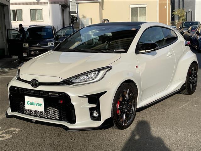 ＧＲヤリス ＲＺ　ハイパフォーマンス　ＴＯＭ’Ｓエアロ　ＨＫＳマフラー　ＢＢＳ製鍛造１８ＡＷ　ＬＥＤライト　ディスプレイオーディオ　バックモニター　ＥＴＣ２．０　トヨタセーフティセンス　レーダークルーズ　ＰＣＳ　ＬＴＡ　ＢＳＭ（16枚目）