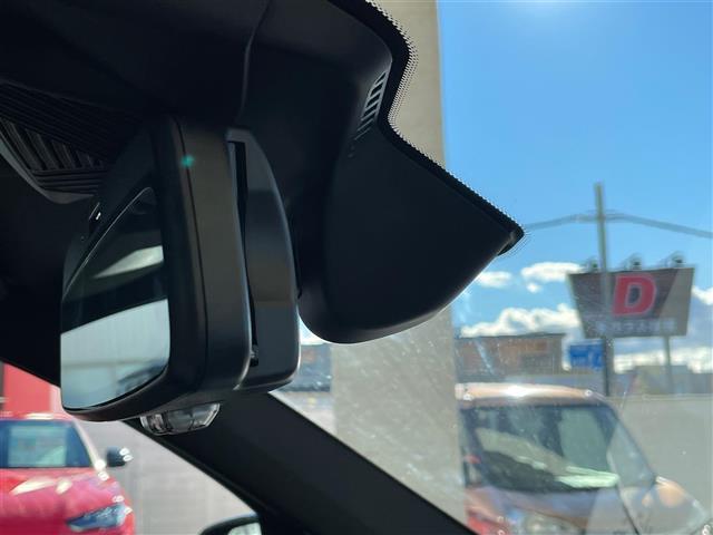 Ｘ３ Ｍ５０　ｘＤｒｉｖｅ　ガラスルーフ　茶革シート　ｈａｒｍａｎ／ｋａｒｄｏｎ　純正２１インチＡＷ　ＨＵＤ　レーダークルーズ　衝突軽減　ＬＫＡ　ＢＳＭ　純正ナビ　３６０°カメラ　ＥＴＣ　前後ドラレコ　ＡｐｐｌｅＣａｒＰｌａｙ（28枚目）