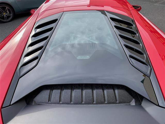 ウラカン ＬＰ５８０－２　色：ロッソマーズ　赤革シート　ハイグロスブラック２０インチＡＷ　スポーツエグゾーストシステム　フロントリフト　マグネティックサス　ＬＤＳ　ガラスエンジンフード　カーボンエンジンベイ（22枚目）