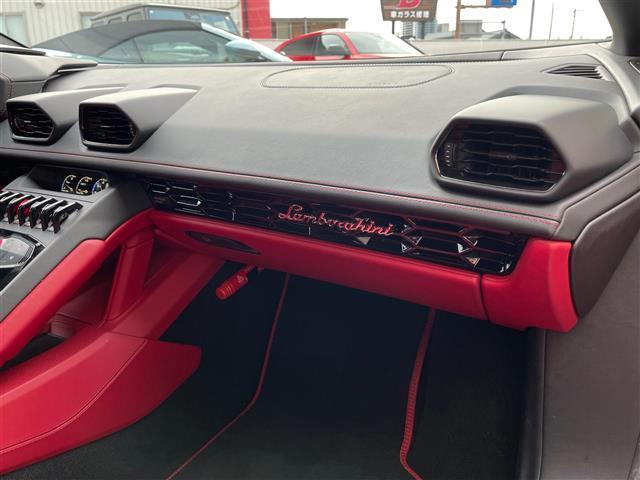 ウラカン ＬＰ５８０－２　色：ロッソマーズ　赤革シート　ハイグロスブラック２０インチＡＷ　スポーツエグゾーストシステム　フロントリフト　マグネティックサス　ＬＤＳ　ガラスエンジンフード　カーボンエンジンベイ（32枚目）