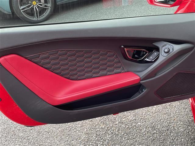 ウラカン ＬＰ５８０－２　色：ロッソマーズ　赤革シート　ハイグロスブラック２０インチＡＷ　スポーツエグゾーストシステム　フロントリフト　マグネティックサス　ＬＤＳ　ガラスエンジンフード　カーボンエンジンベイ（35枚目）