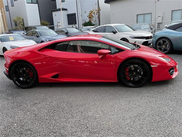 ウラカン ＬＰ５８０－２　色：ロッソマーズ　赤革シート　ハイグロスブラック２０インチＡＷ　スポーツエグゾーストシステム　フロントリフト　マグネティックサス　ＬＤＳ　ガラスエンジンフード　カーボンエンジンベイ（39枚目）