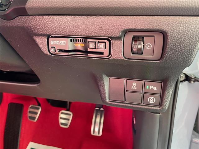 シビック タイプR 純正ナビ バックカメラ ビルトインETC2.0 ホンダセンシング レーダークルーズ 衝突軽減ブレーキ LKA BSM 純正19インチAW ブレンボブレーキ LEDライト スマートキー(12枚目)