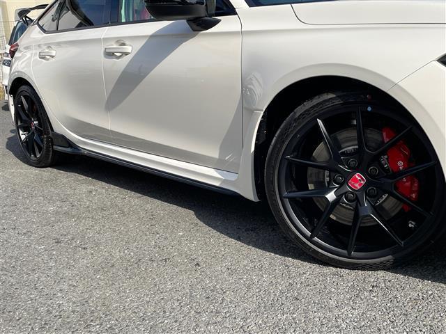 シビック タイプＲ　純正ナビ　バックカメラ　ビルトインＥＴＣ２．０　ホンダセンシング　レーダークルーズ　衝突軽減ブレーキ　ＬＫＡ　ＢＳＭ　純正１９インチＡＷ　ブレンボブレーキ　ＬＥＤライト　スマートキー（33枚目）