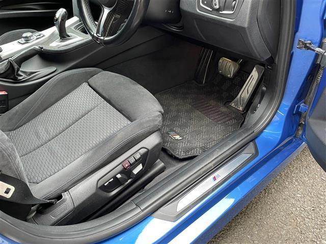 ３シリーズ ３２０ｄ　Ｍスポーツ　ＲＡＹＳ鍛造１９インチＡＷ　カーボン調エアロ　社外グリル　社外エアクリーナー　ＬＥＤライト　純正ナビ　バックモニター　ミラーＥＴＣ　３６０°ドラレコ　前席パワーシート　プッシュスタート　スマートキー（32枚目）