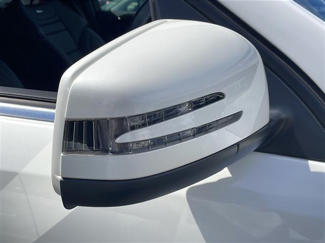 Mクラス ML63 AMG 純正ナビ プレミアムサウンドHarmanKardon パノラマミックススライディングルーフ エアサス パワーバックドア バックカメラ&サイドカメラクルーズコントロール パワーシート シートヒーター(32枚目)