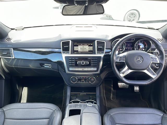 Mクラス ML63 AMG 純正ナビ プレミアムサウンドHarmanKardon パノラマミックススライディングルーフ エアサス パワーバックドア バックカメラ&サイドカメラクルーズコントロール パワーシート シートヒーター(37枚目)