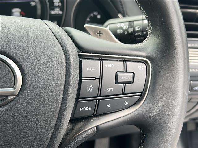 LS LS500h Iパッケージ ワンオーナー 純正ナビ フルセグ 全方位カメラ レザーシート シートヒーター シートベンチレーター ステアリングヒーター アダプティブクルーズコントロール レーンキープ オートマチックハイビーム(11枚目)