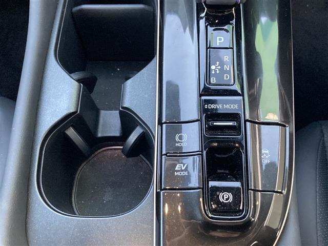 クラウンスポーツ Z ワンオーナー/全方位カメラ/パノラマルーフ/モデリスタエアロ/フルセグTV/レザーシート/エアーシート/ベンチレーション/パワーバックドア/置くだけ充電/ETC2.0/PCS/BSM/LCC(14枚目)