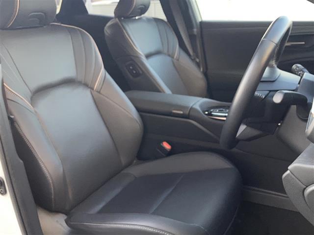 クラウンスポーツ Z ワンオーナー/全方位カメラ/パノラマルーフ/モデリスタエアロ/フルセグTV/レザーシート/エアーシート/ベンチレーション/パワーバックドア/置くだけ充電/ETC2.0/PCS/BSM/LCC(17枚目)