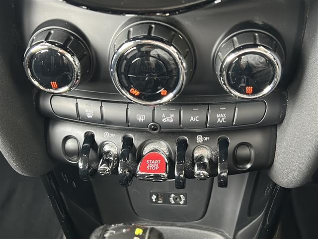 ＭＩＮＩ クーパーＳ　純正ナビＡＭ／ＦＭＢＴスマートキープッシュスタート（4枚目）