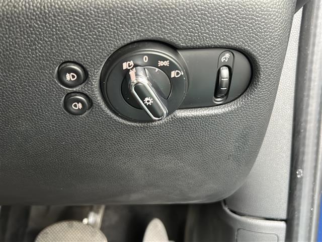 ＭＩＮＩ クーパーＳ　純正ナビＡＭ／ＦＭＢＴスマートキープッシュスタート（12枚目）