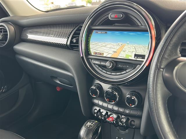 ＭＩＮＩ クーパーＳ　純正ナビＡＭ／ＦＭＢＴスマートキープッシュスタート（13枚目）