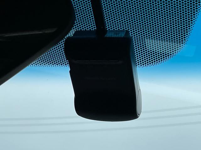 Ｓパッケージ　純正ディーラーＯＰナビ　横滑り防止装置　クルーズコントロール　リヤパーキングセンサー　バックカメラ　ビルトインＥＴＣ　純正前方ドライブレコーダー　ＥＣＯＮモード　ワイパーデアイサー　パドルシフト(33枚目)