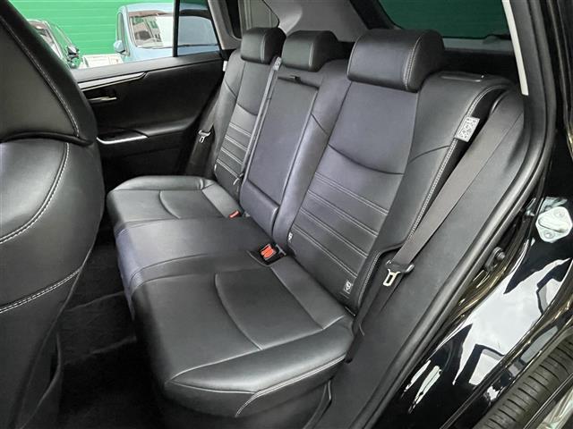 ＲＡＶ４ ハイブリッドＧ　禁煙　フルモデリスタエアロ　純正９型ナビ　ブラインドスポットモニター　パワーバックドア　ドライブレコーダー前後ステアリングヒータ―　純正１９インチアルミ　合皮シート　前席シートヒーター（12枚目）