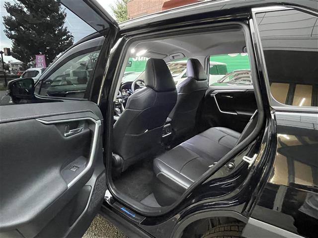 ＲＡＶ４ ハイブリッドＧ　禁煙　フルモデリスタエアロ　純正９型ナビ　ブラインドスポットモニター　パワーバックドア　ドライブレコーダー前後ステアリングヒータ―　純正１９インチアルミ　合皮シート　前席シートヒーター（13枚目）
