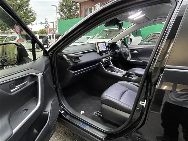 ＲＡＶ４ ハイブリッドＧ　禁煙　フルモデリスタエアロ　純正９型ナビ　ブラインドスポットモニター　パワーバックドア　ドライブレコーダー前後ステアリングヒータ―　純正１９インチアルミ　合皮シート　前席シートヒーター（15枚目）