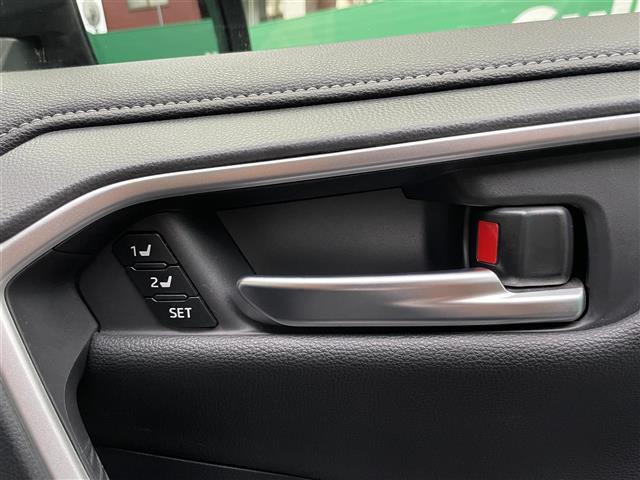 ＲＡＶ４ ハイブリッドＧ　禁煙　フルモデリスタエアロ　純正９型ナビ　ブラインドスポットモニター　パワーバックドア　ドライブレコーダー前後ステアリングヒータ―　純正１９インチアルミ　合皮シート　前席シートヒーター（30枚目）