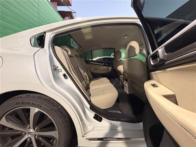 安心の全車保証付き！（※部分保証、国産車は納車後３ヶ月、輸入車は納車後１ヶ月の保証期間となります）。その他長期保証（有償）もご用意しております！※長期保証を付帯できる車両には条件がございます。