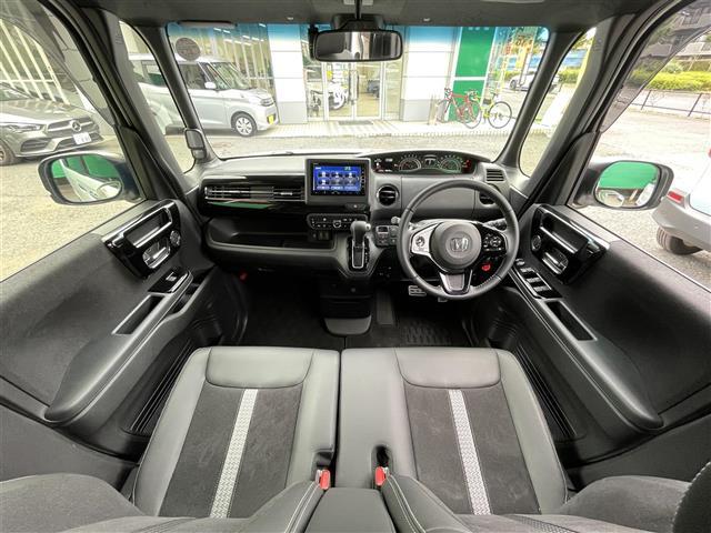 Ｎ－ＢＯＸカスタム Ｌターボ　禁煙　１オナ　Ｂカメ　半革　両側自動　自動追従　スマキー　ＥＴＣ（40枚目）