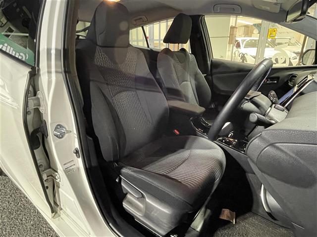 プリウス Sセーフティプラス 禁煙 純ナビ Bカメ スマキー ETC(7枚目)