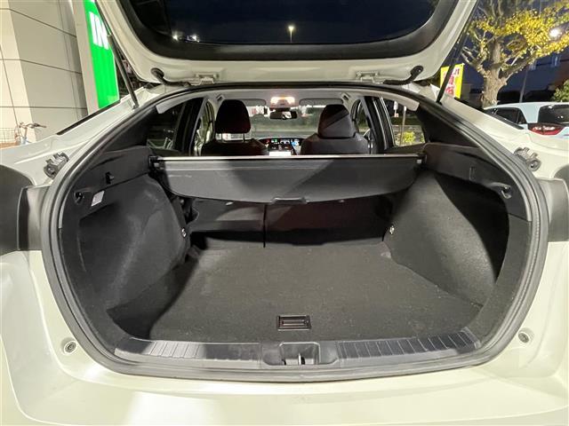 プリウス Sセーフティプラス 禁煙 純ナビ Bカメ スマキー ETC(11枚目)