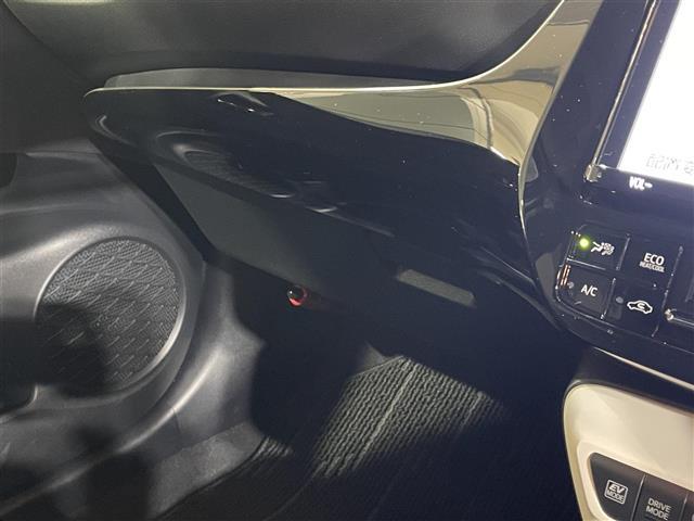 プリウス Sセーフティプラス 禁煙 純ナビ Bカメ スマキー ETC(35枚目)