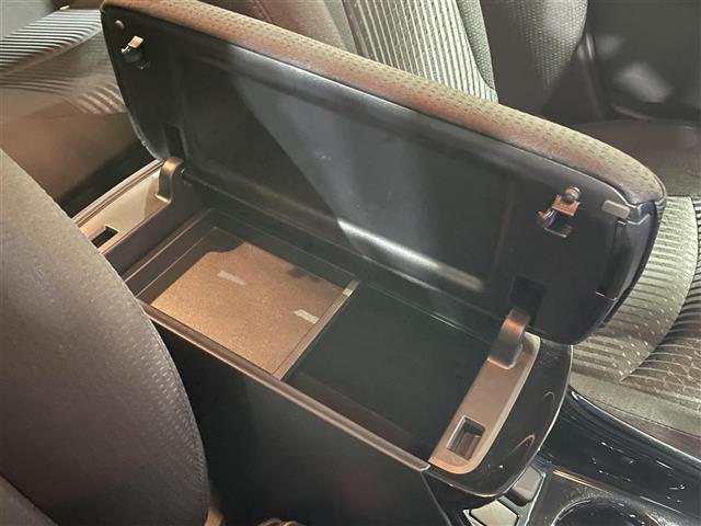 プリウス Sセーフティプラス 禁煙 純ナビ Bカメ スマキー ETC(36枚目)