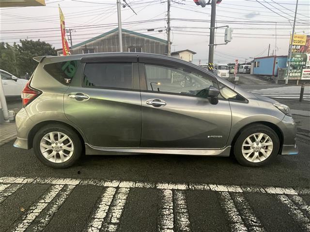 ノート e-パワー メダリスト 純正メモリー(BT/CD/DVD/フルセグ/SD) 全方位カメラ 純正フルエアロ オートクルーズコントロール 前後コーナーセンサー テレビキャンセラー HIDヘッドライト オートライト(2枚目)