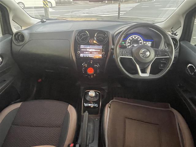 ノート e-パワー メダリスト 純正メモリー(BT/CD/DVD/フルセグ/SD) 全方位カメラ 純正フルエアロ オートクルーズコントロール 前後コーナーセンサー テレビキャンセラー HIDヘッドライト オートライト(16枚目)