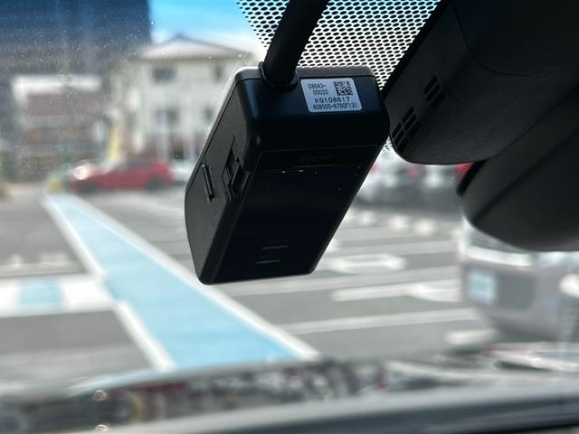 カムリ Ｇレザーパッケージ　禁煙　純正ナビ（ＣＤ／ＤＶＤ／フルセグＴＶ／ＳＤ／ＵＳＢ）バックカメラ　モデリスタエアロ　テレビキャンセラー　前方ドライブレコーダー　ＥＴＣ２．０　オートクルーズコントロール　シートヒーター（22枚目）