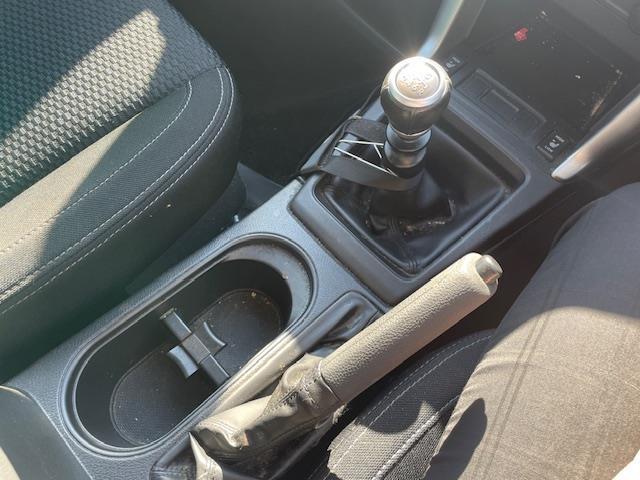 フォレスター ２．０ｉ－Ｌ　ドアバイザー、スペアキー、純正ＨＤＤナビ、バックカメラ（14枚目）