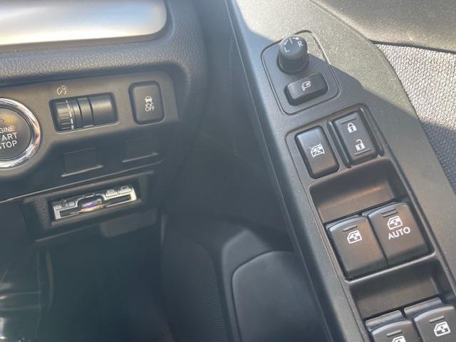 フォレスター ２．０ｉ－Ｌ　ドアバイザー、スペアキー、純正ＨＤＤナビ、バックカメラ（15枚目）