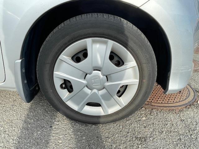 フィットハイブリッド ベースグレード　クルーズコントロール／ＥＣＯＮシステム／純正ナビ／ＥＴＣ／ＡＡＣ／ワンセグＴＶ／純正フロアマット／バックカメラ／リモコンキー（29枚目）