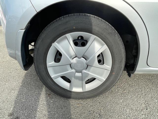 フィットハイブリッド ベースグレード　クルーズコントロール／ＥＣＯＮシステム／純正ナビ／ＥＴＣ／ＡＡＣ／ワンセグＴＶ／純正フロアマット／バックカメラ／リモコンキー（30枚目）