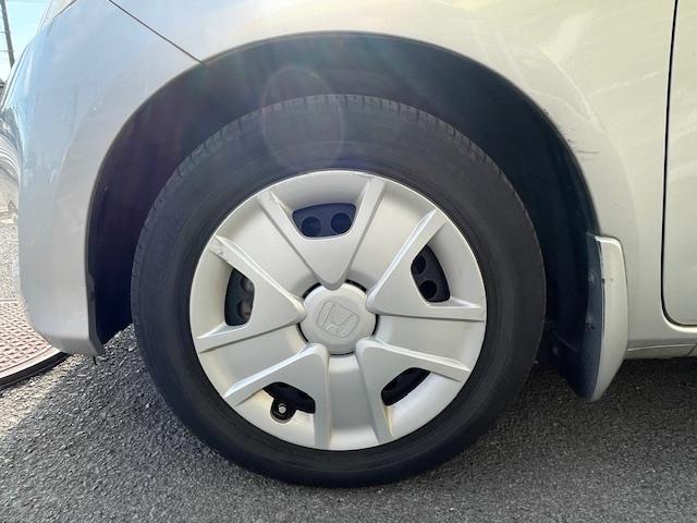 フィットハイブリッド ベースグレード　クルーズコントロール／ＥＣＯＮシステム／純正ナビ／ＥＴＣ／ＡＡＣ／ワンセグＴＶ／純正フロアマット／バックカメラ／リモコンキー（31枚目）