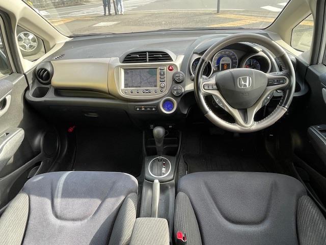 フィットハイブリッド ベースグレード　クルーズコントロール／ＥＣＯＮシステム／純正ナビ／ＥＴＣ／ＡＡＣ／ワンセグＴＶ／純正フロアマット／バックカメラ／リモコンキー（33枚目）