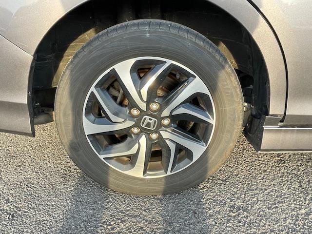 ステップワゴンスパーダ スパーダ　ホンダセンシング　９インチ純正ナビ（ＢＴ／ＵＳＢ／フルセグ／ＣＤ／ＤＶＤ／ＳＤ）　バックカメラ　フリップダウンモニター　前後ドライブレコーダーＥＴＣ　両側電動スライドドア　純正１６インチＡＷ　オートクルーズコントロール（35枚目）