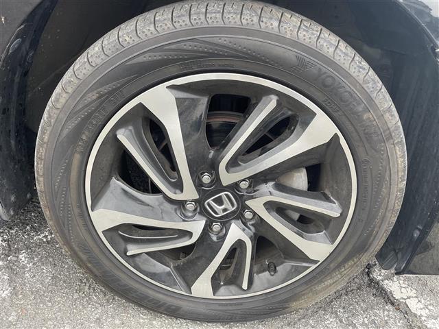 ステップワゴンスパーダ スパーダ・クールスピリット　衝突軽減システム／レーンキープアシスト／横滑り防止装置／アダプティブクルーズコントロール／カーテンエアバッグ／サイドエアバッグ／純正ナビ／純正フリップダウン／ハーフレザーシート／シートヒーター（6枚目）