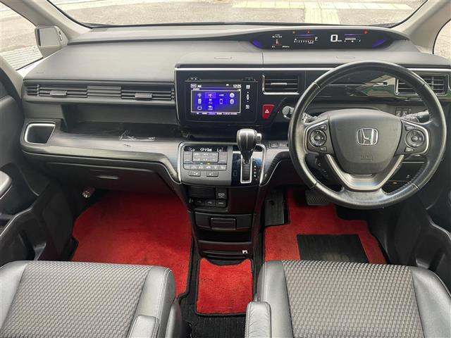 ステップワゴンスパーダ スパーダ・クールスピリット　衝突軽減システム／レーンキープアシスト／横滑り防止装置／アダプティブクルーズコントロール／カーテンエアバッグ／サイドエアバッグ／純正ナビ／純正フリップダウン／ハーフレザーシート／シートヒーター（8枚目）