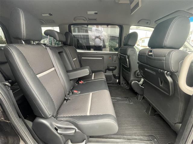 ステップワゴンスパーダ スパーダ・クールスピリット　衝突軽減システム／レーンキープアシスト／横滑り防止装置／アダプティブクルーズコントロール／カーテンエアバッグ／サイドエアバッグ／純正ナビ／純正フリップダウン／ハーフレザーシート／シートヒーター（12枚目）