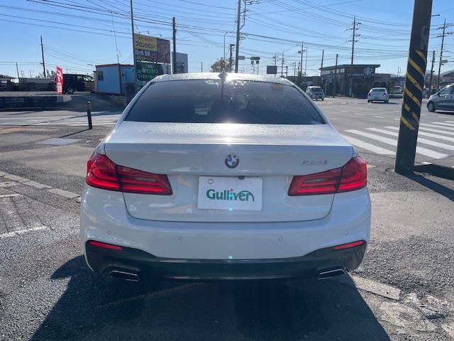 ５シリーズ ５２３ｉ　Ｍスポーツ　衝突軽減システム／アダプティブクルーズコントロール／パドルシフト／前後コーナーセンサー／ブラインドスポットアシスト／全方位カメラ／電動リアゲート／純正ＡＷ／カーテン＋サイドエアバッグ（3枚目）