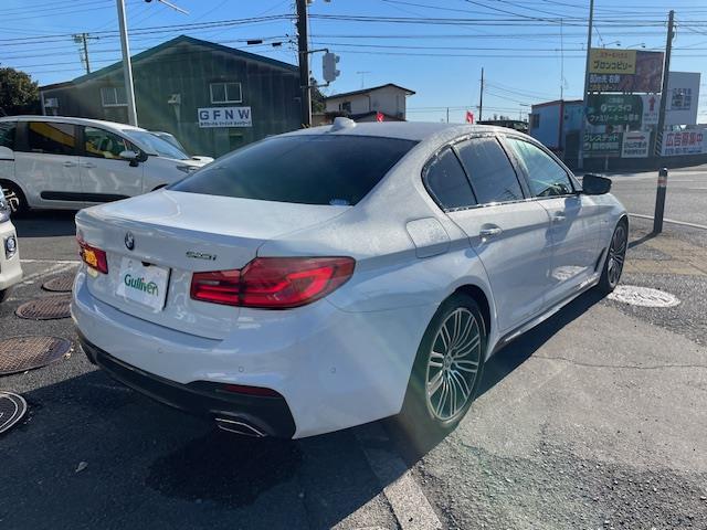 ５シリーズ ５２３ｉ　Ｍスポーツ　衝突軽減システム／アダプティブクルーズコントロール／パドルシフト／前後コーナーセンサー／ブラインドスポットアシスト／全方位カメラ／電動リアゲート／純正ＡＷ／カーテン＋サイドエアバッグ（5枚目）