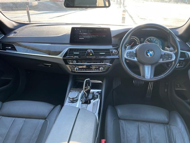 ５シリーズ ５２３ｉ　Ｍスポーツ　衝突軽減システム／アダプティブクルーズコントロール／パドルシフト／前後コーナーセンサー／ブラインドスポットアシスト／全方位カメラ／電動リアゲート／純正ＡＷ／カーテン＋サイドエアバッグ（13枚目）