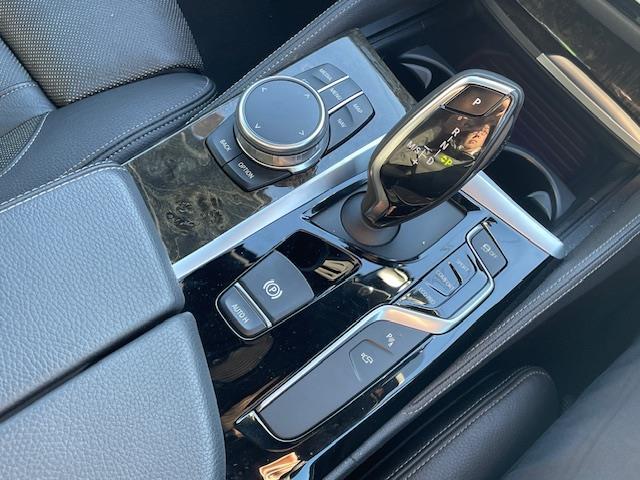 ５シリーズ ５２３ｉ　Ｍスポーツ　衝突軽減システム／アダプティブクルーズコントロール／パドルシフト／前後コーナーセンサー／ブラインドスポットアシスト／全方位カメラ／電動リアゲート／純正ＡＷ／カーテン＋サイドエアバッグ（17枚目）