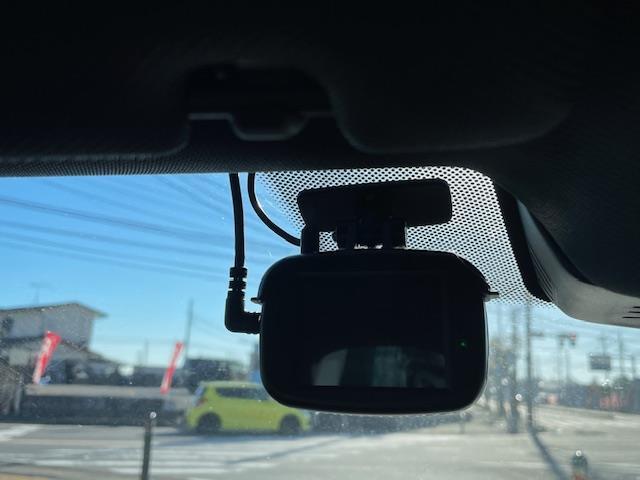 ５シリーズ ５２３ｉ　Ｍスポーツ　衝突軽減システム／アダプティブクルーズコントロール／パドルシフト／前後コーナーセンサー／ブラインドスポットアシスト／全方位カメラ／電動リアゲート／純正ＡＷ／カーテン＋サイドエアバッグ（20枚目）