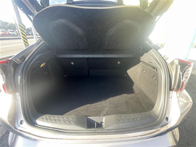 C-HR G モード ネロ 衝突軽減システム/レーンキープアシスト/横滑り防止装置/アダプティブクルーズコントロール/ハーフレザーシート/シートヒーター/カーテンエアバッグ/電動サイドブレーキ/純正ナビ(12枚目)