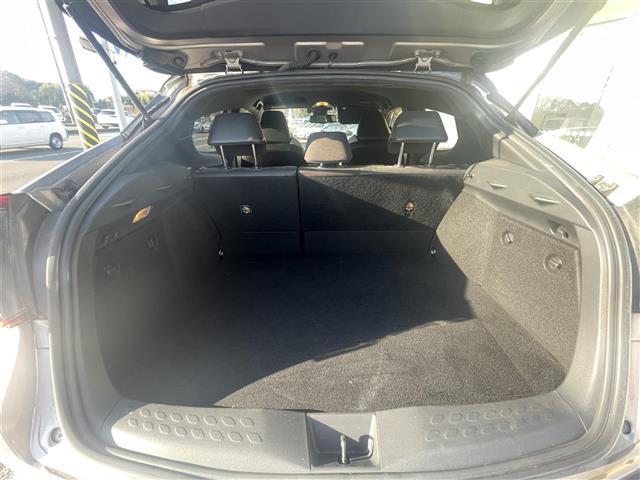 C-HR G モード ネロ 衝突軽減システム/レーンキープアシスト/横滑り防止装置/アダプティブクルーズコントロール/ハーフレザーシート/シートヒーター/カーテンエアバッグ/電動サイドブレーキ/純正ナビ(13枚目)